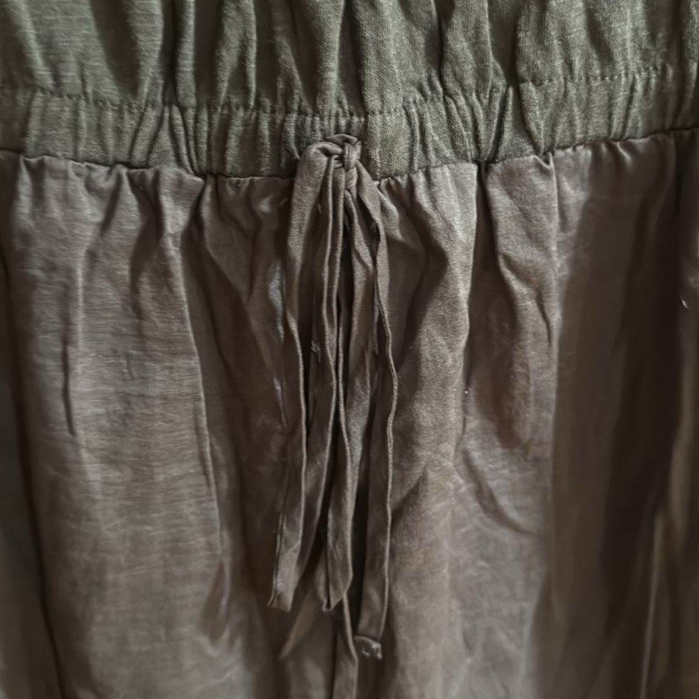 Gap maternity sleeveless top size medium. - Picture 3 of 7